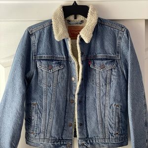 Levi’s Sherpa Trucker Jacket Women’s M